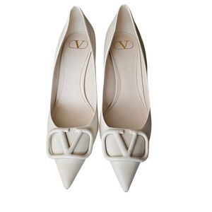BNIB Valentino Women's Cream Leather Heels